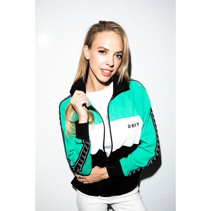 DKNY представил новую линейку Sport в ГУМе